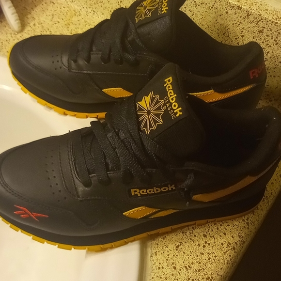 Pittsburgh Steelers Reebok's - Picture 1 of 3
